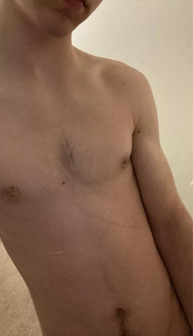 5'5 112lbs gay bottom and gonna get to 100lbs. Anyways, when I was younger I liked knives lol. No experience and am a virgin. Any tops interested?