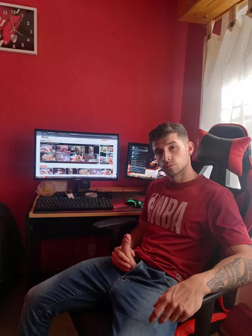 Any partner who wants to jerk off watching porn? We see what happens next