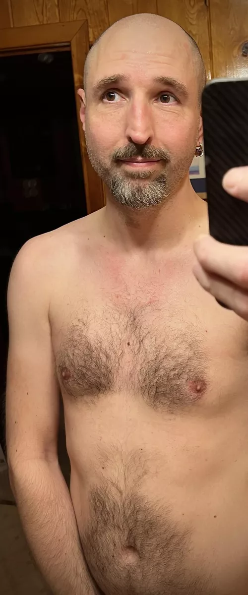 Anyone looking to service a gentle 43 yr old? Maybe more?