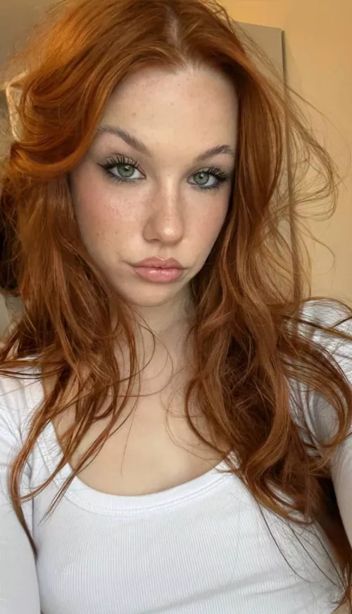 do I look hot in this ?