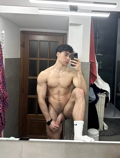 First 3 words that comes to your mind? ⤵️