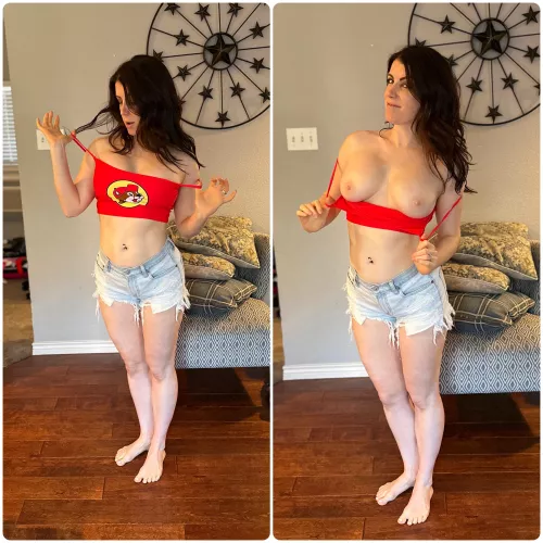 I look 5’3 in the first pic and 5’10 in the second 😜