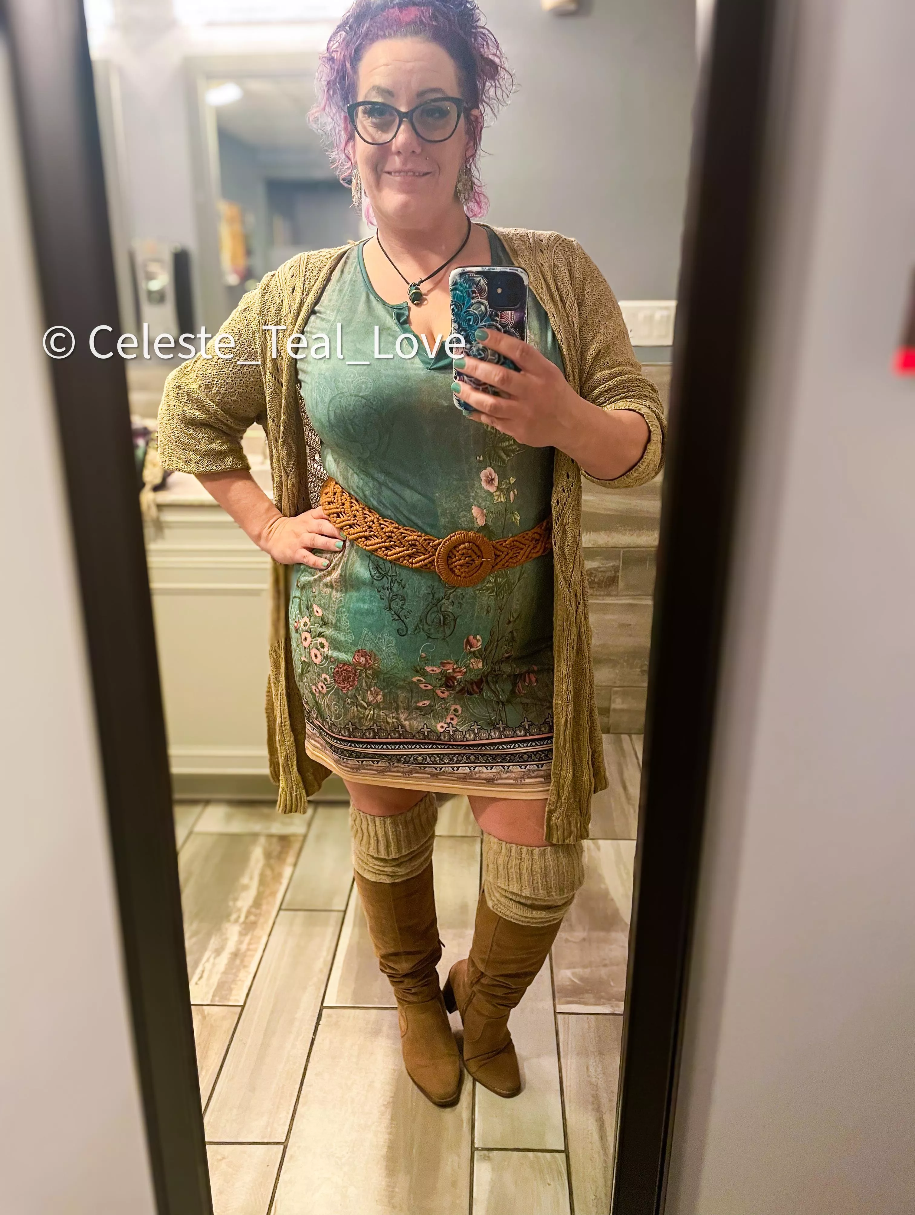 I love turning my hippie vibe into my own fashion, I call this Hippie Chíc