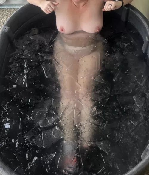 Morning cold plunge✅