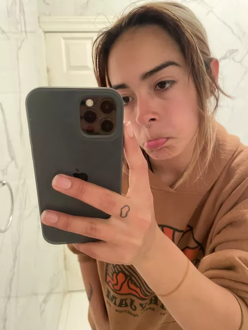 problem is, i can't find anything to wear for my job interview, any suggestion