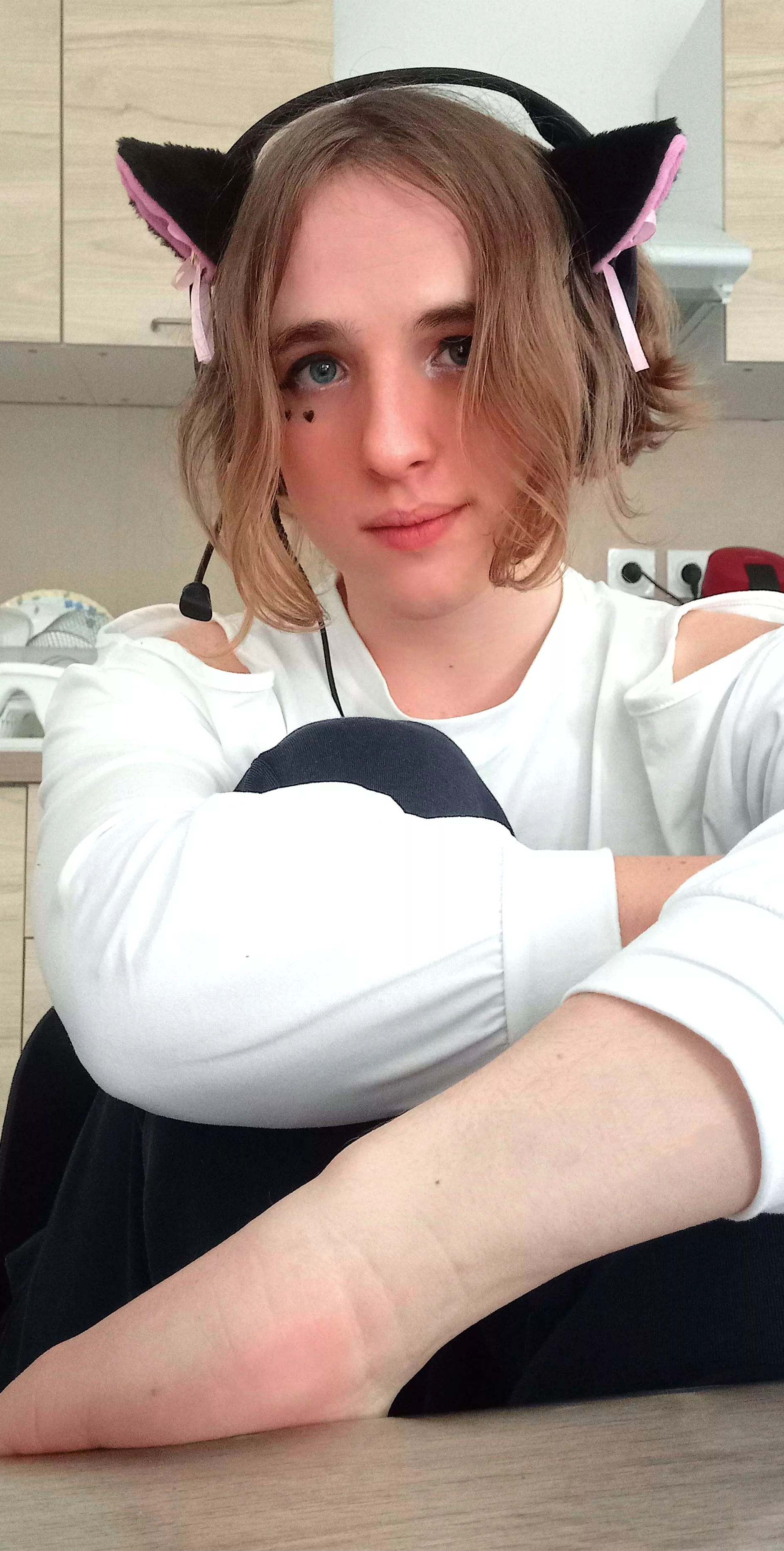 Gaming time with my friends ❤️(they don't know i look like this actually😂)