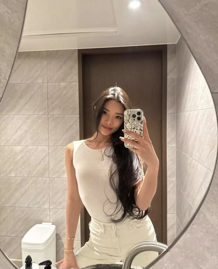 how happy would u be if she was ur girl? 