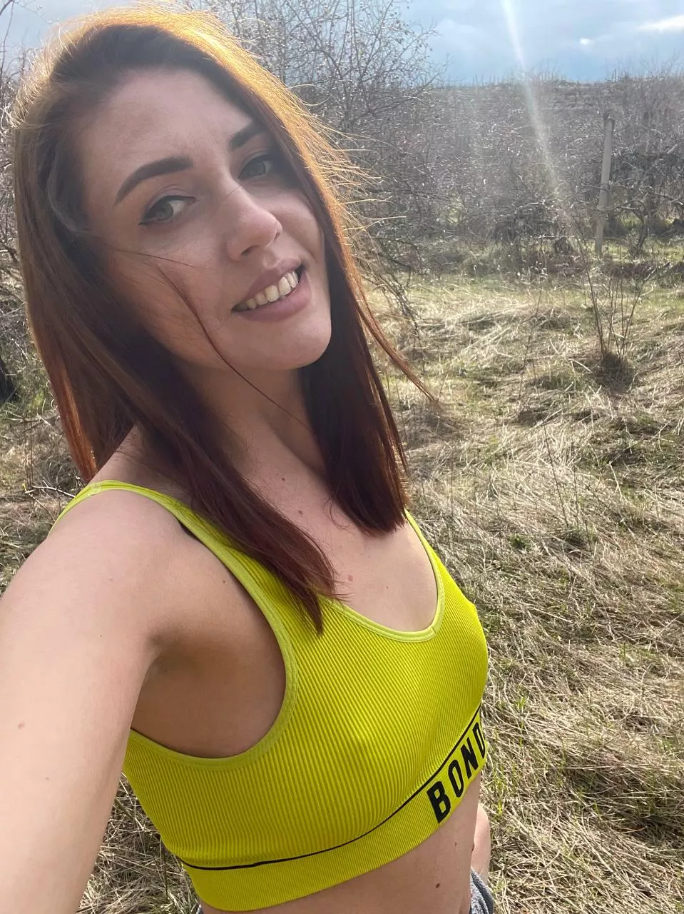 I took a favorite top and it's not designed to be worn with bra😍