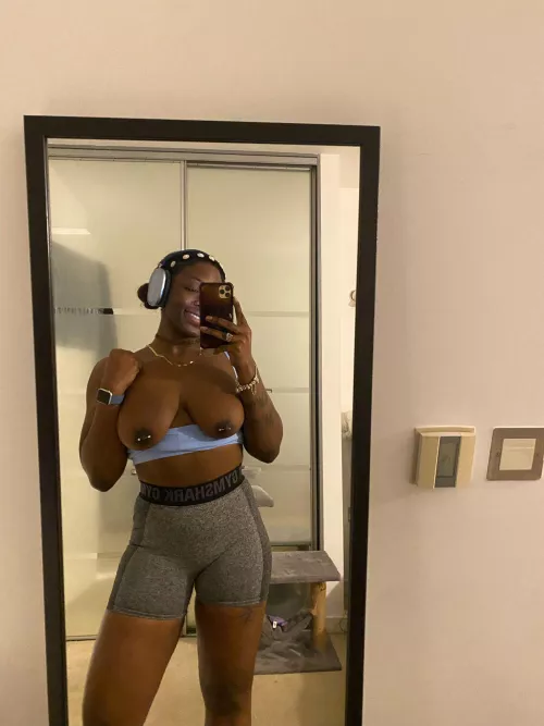 Not sure If my gym will approve of how I’m wearing my outfit 🤔😋