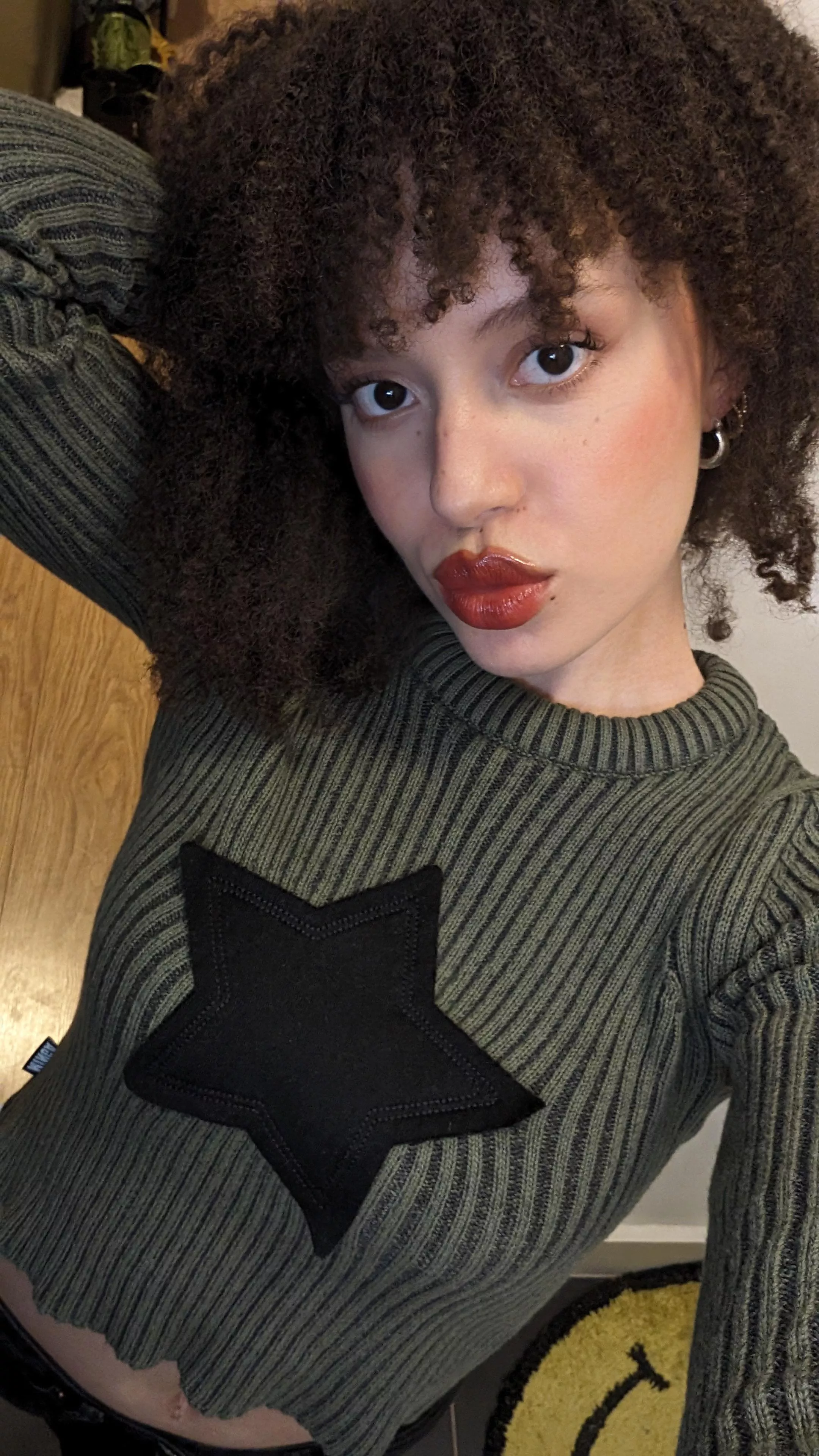 Red lip to get it everywhere 💋