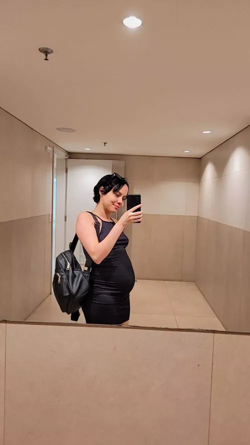 remembering my curves when I was pregnant