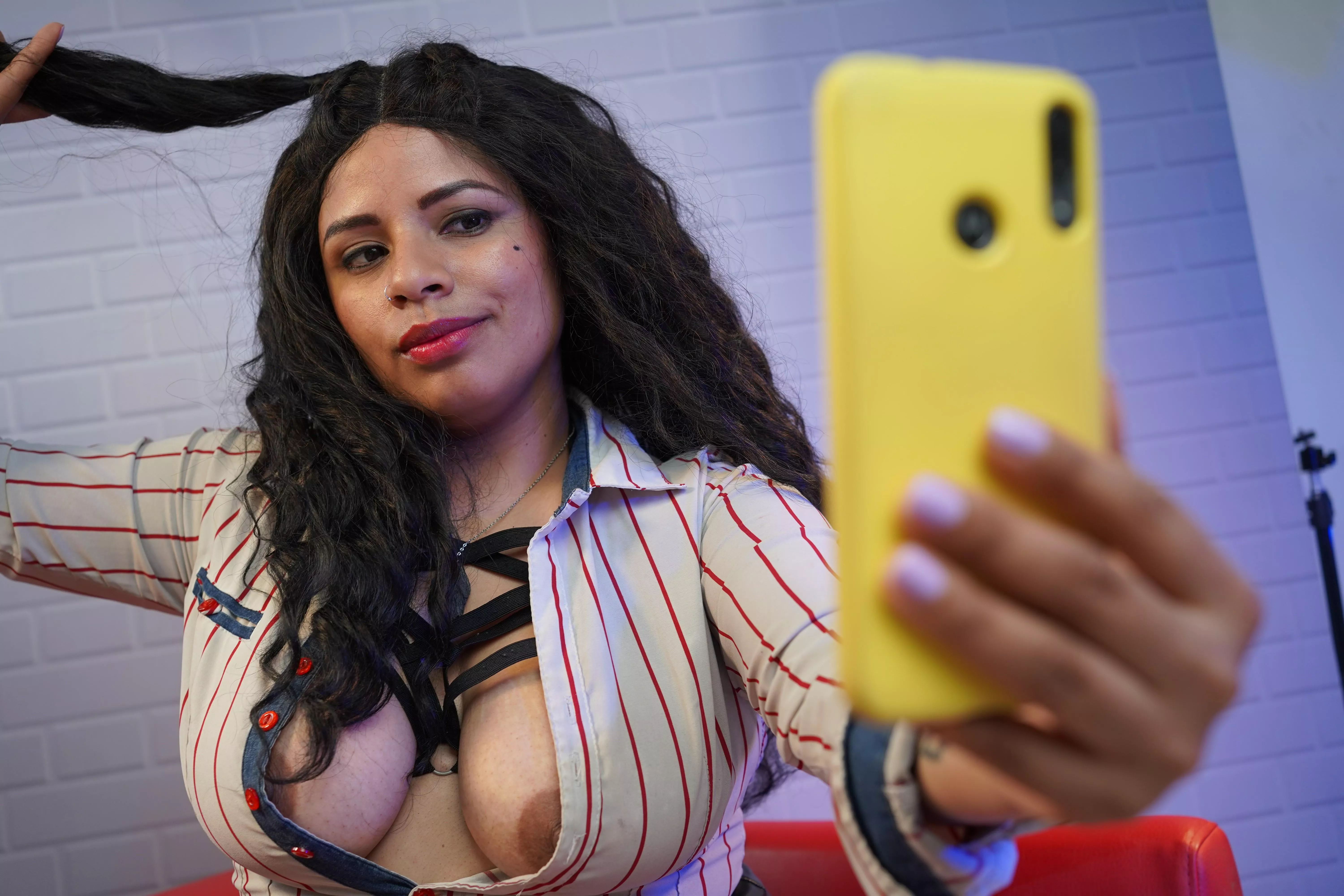 Sending pictures of yourself is part of modern flirting