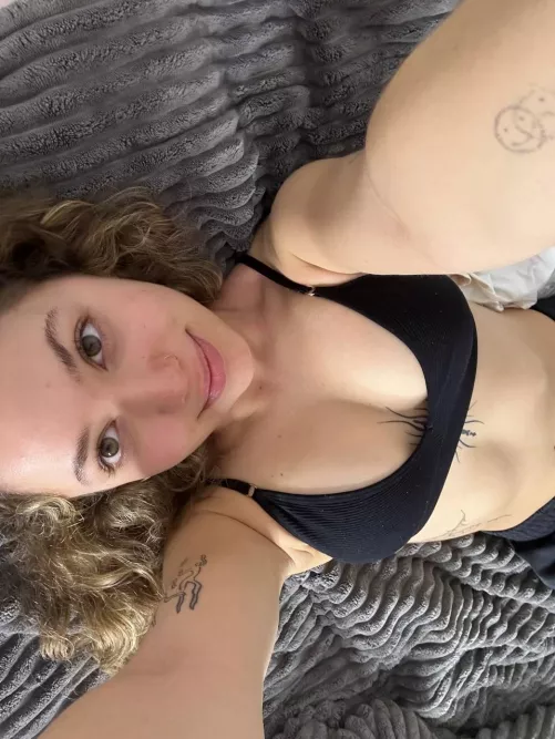 small crop top, small girl :P