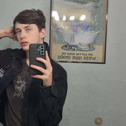 Spending the whole day trying to get Masters. Overwatch is hard qwq