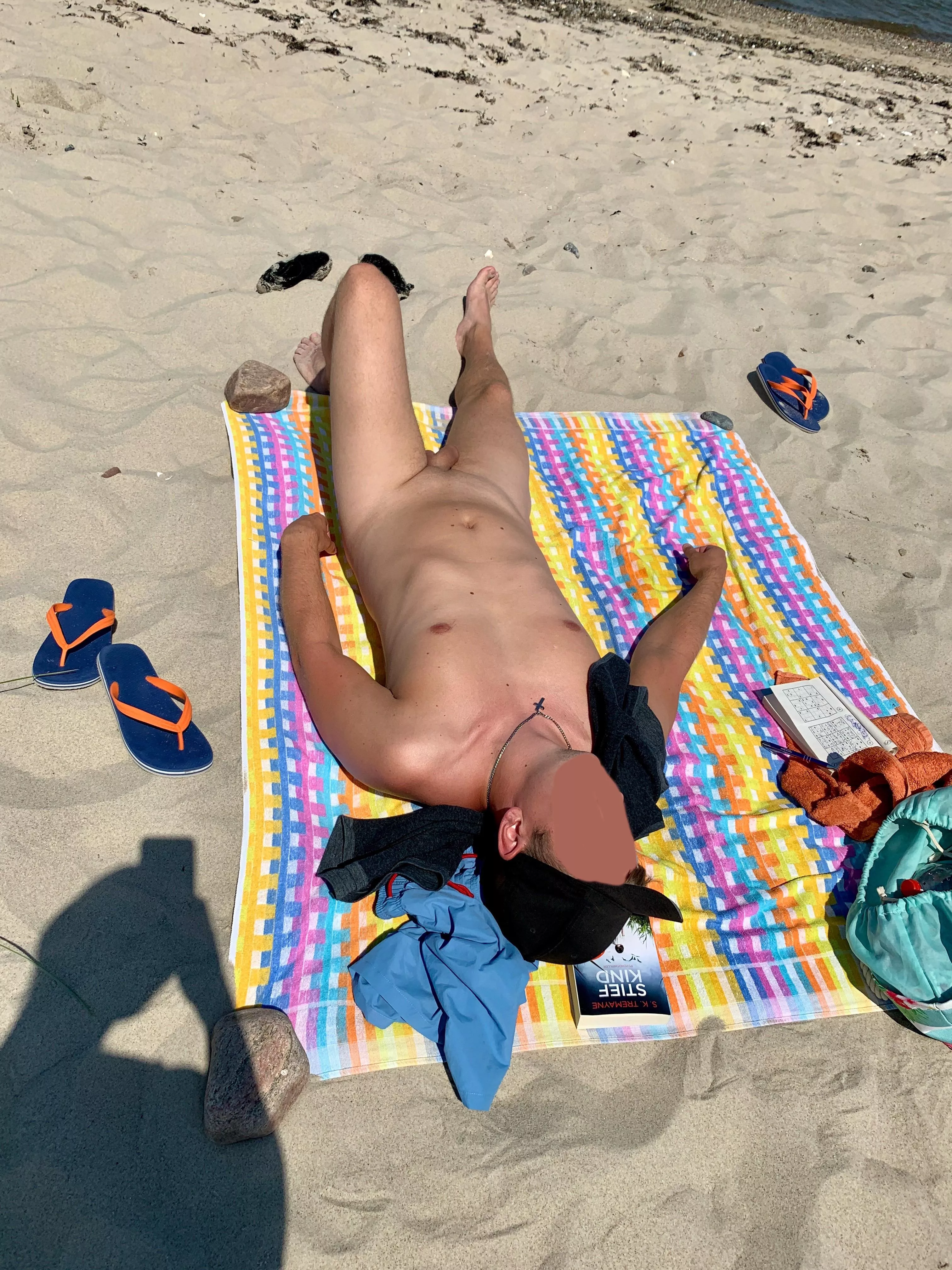 What could be better than relaxing like that / Was gibt es besseres als so zu entspannen.