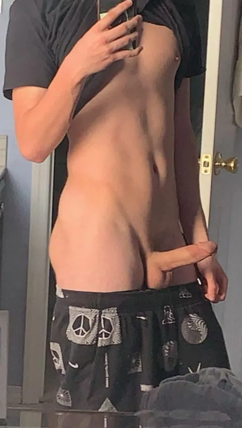 you guys like my smooth 18yr cock and body?