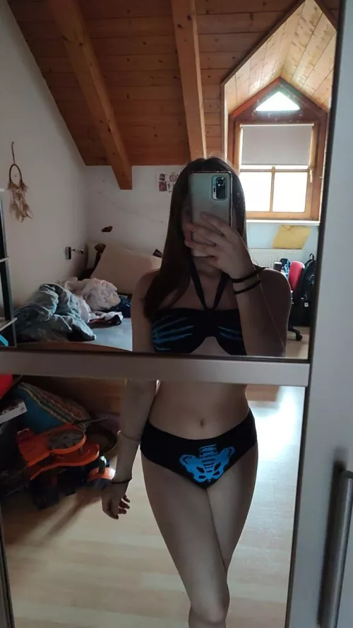 [18] pls just ignore the messy backround🥲