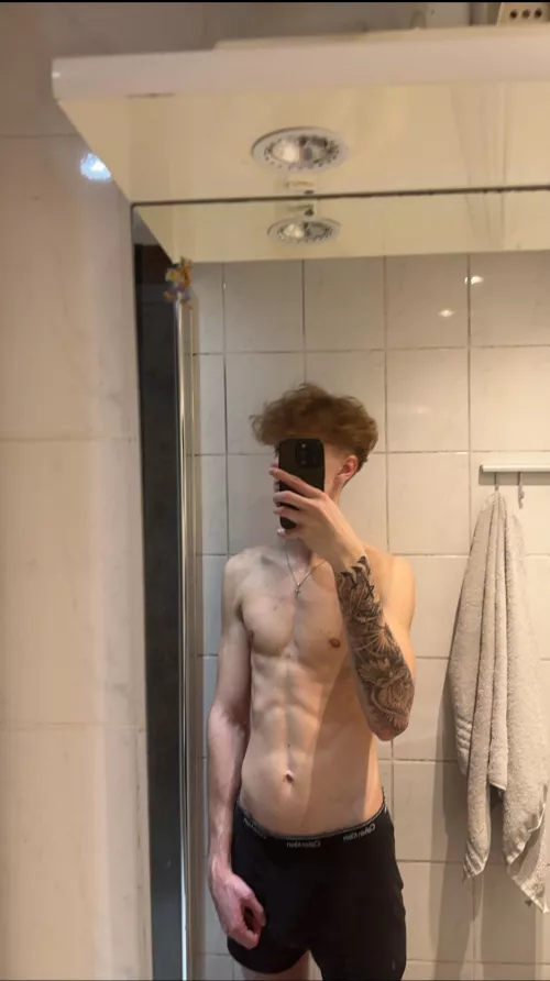 6’8 am i too tall? And who wants to see underneath?👀