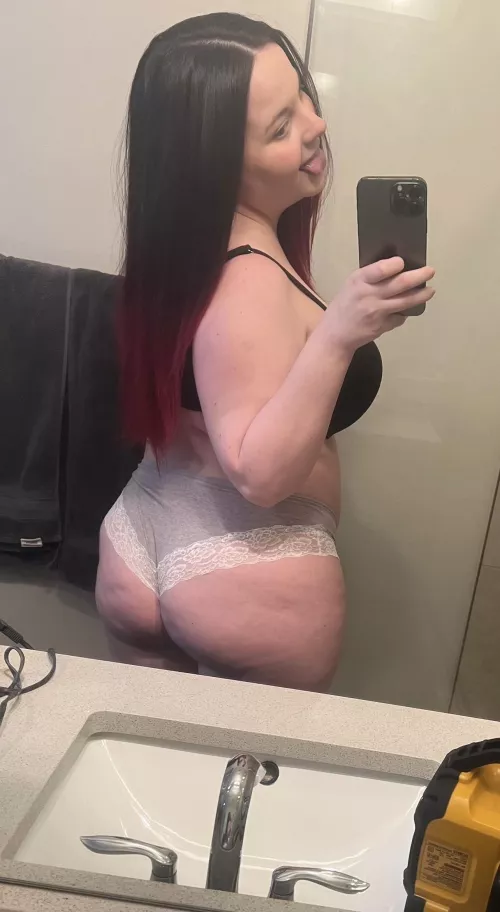 Good olfashioned mirror selfie