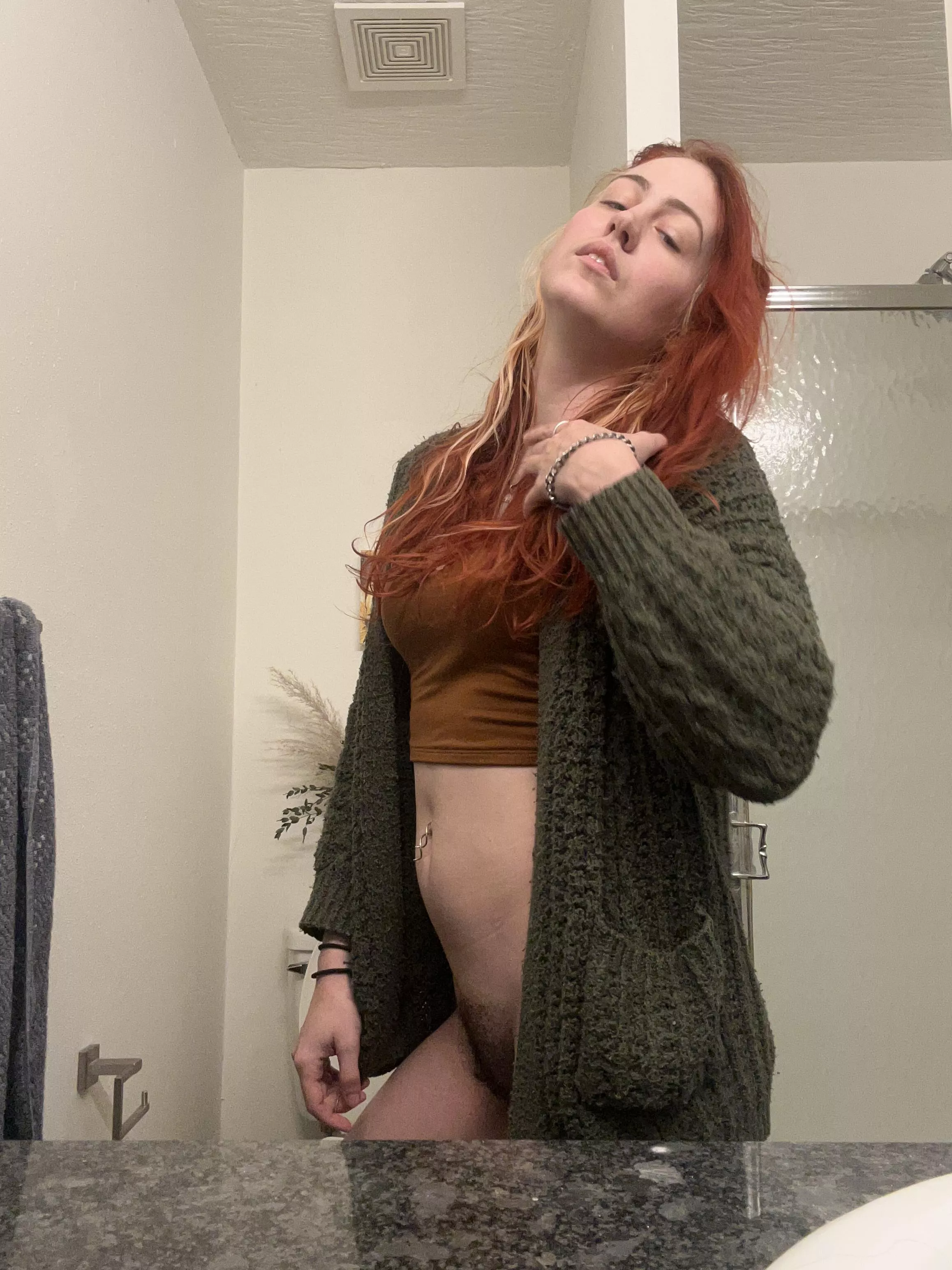 I need my [h]airy pussy in someones face