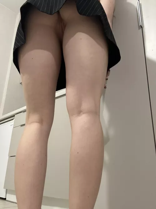 under my skirt it smells like spring