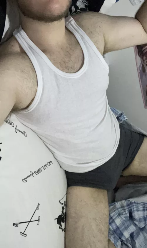 18yo beefy hairy bear cub looking to chat with bear dads, bear/cub bros, chasers, etc. i wanna get rated and reviewed so let me know what you think of me, dms open