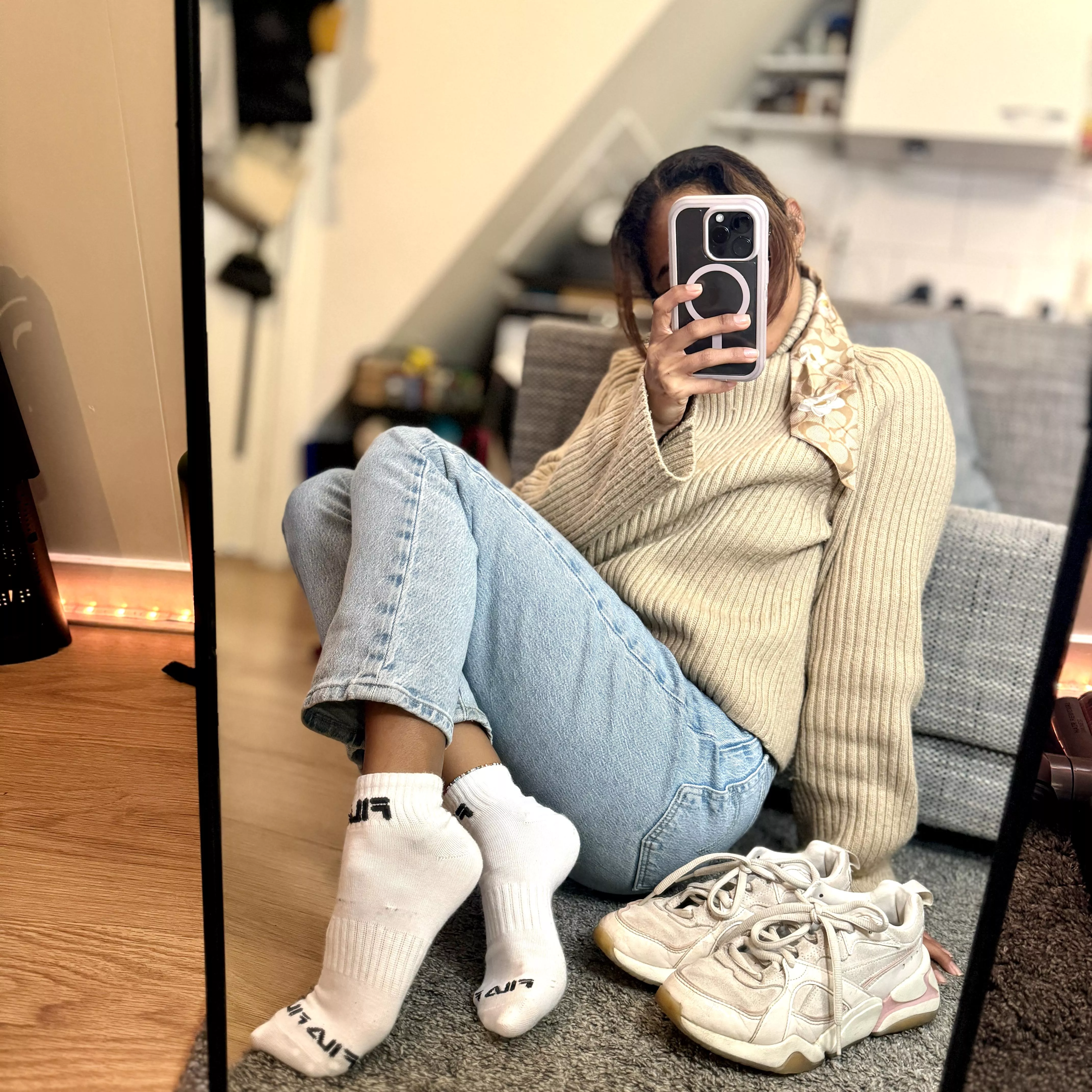 Back from work, wyd? 😈