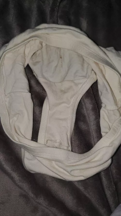 DM to talk about moms panties 🤤