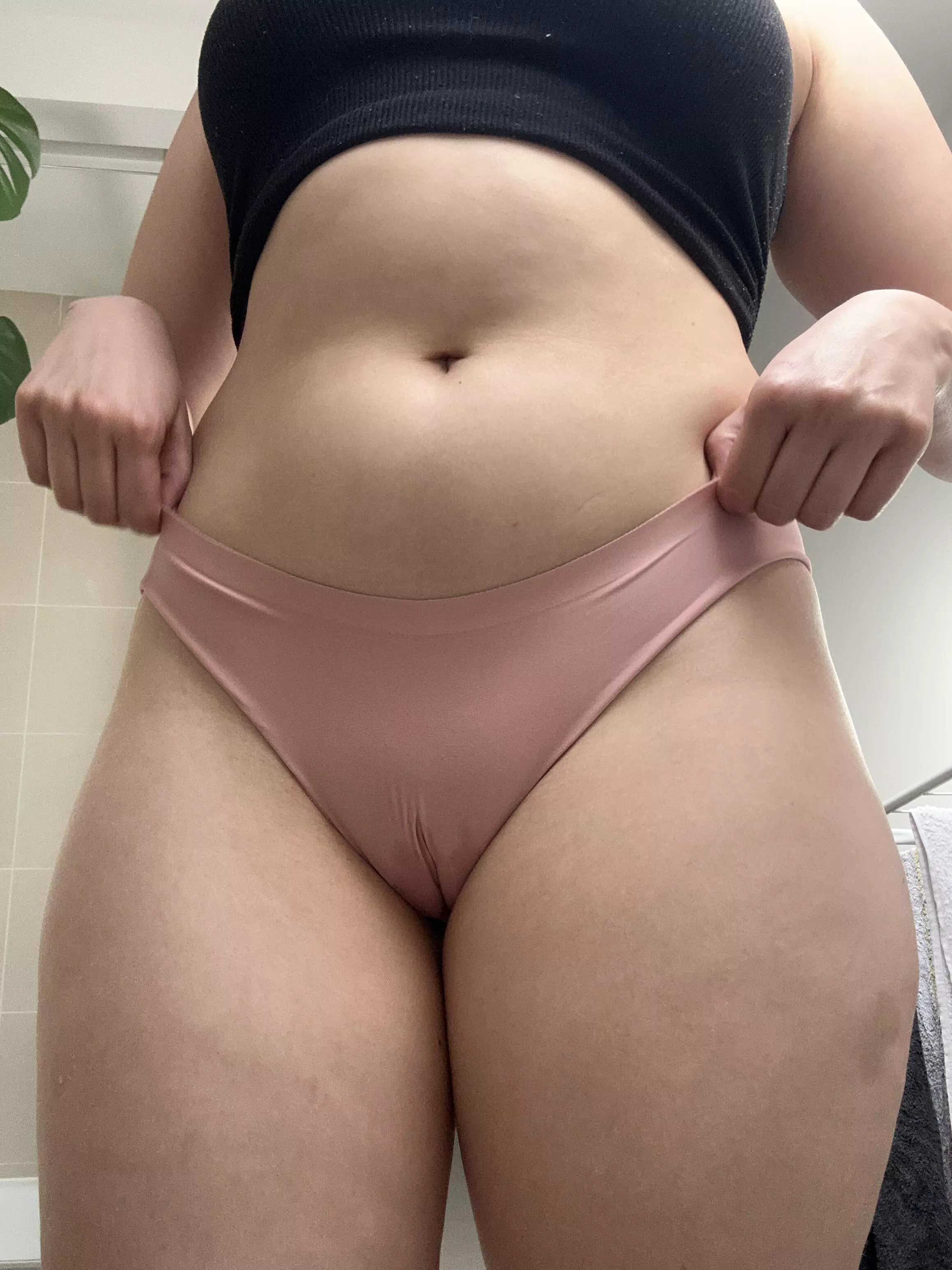 Would you fuck a curvy 19yo girl?