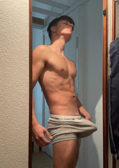 (19)Would you touch it?