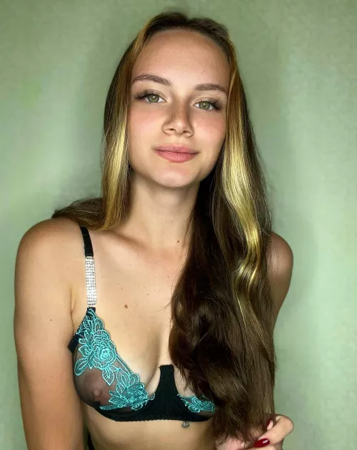 feelin shy about my small boobies