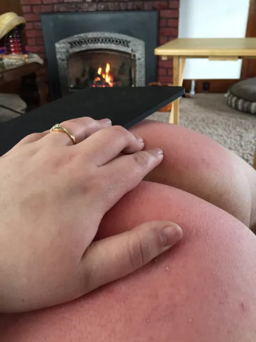 Taking a little break by the fire 🔥 