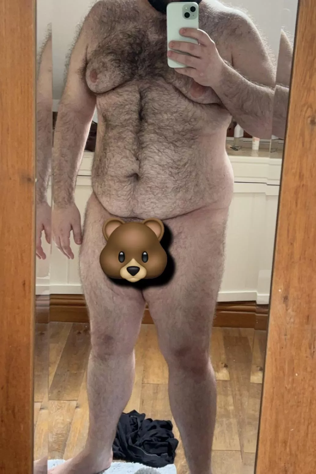 Daddy Bear 35 UK love gingers and blondes , looking for the opposite of myself chasers etc.
