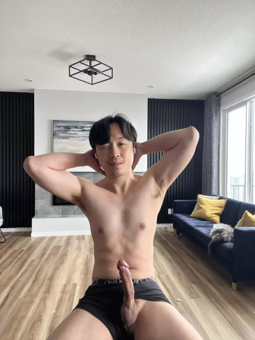 I want to punish someone… I’ve been working on my home all day… 😈