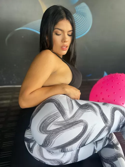 Im the hot mature girl at the gym