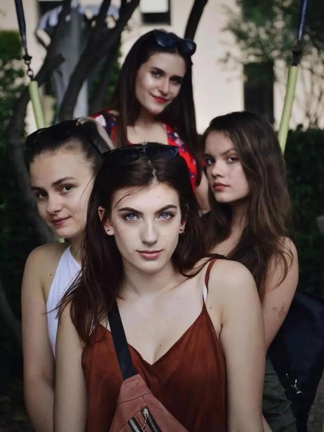 In which order are these college besties getting covered?