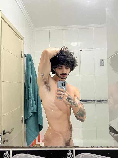 Say yes if i can fill your dm with nudes 