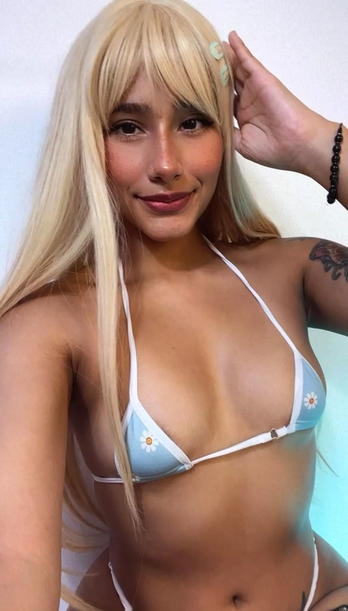 You sexy and cute asian neighbour