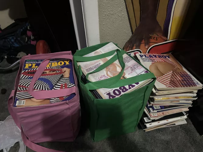 A Playboy haul I found at this junk removal company I work for. No sticky pages yet 😂 But a lot of early 70’s to early 90’s in here 