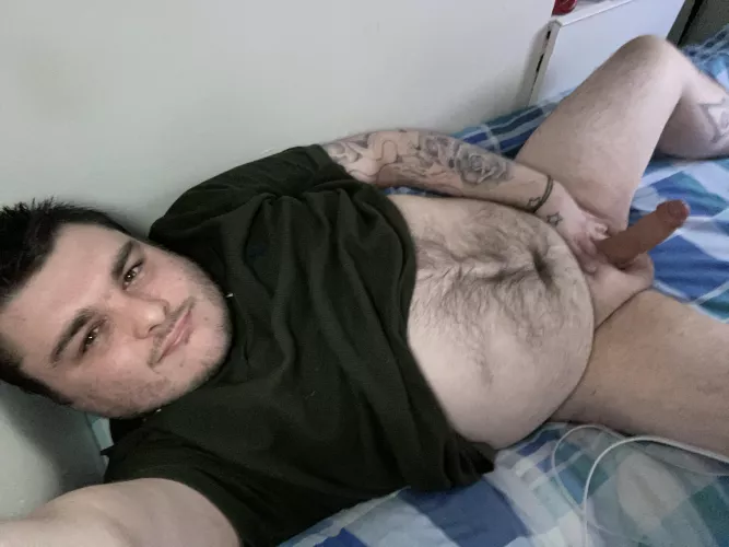 Anyone else bored, horny and alone wanna have some fun with a thicc hairy guy?