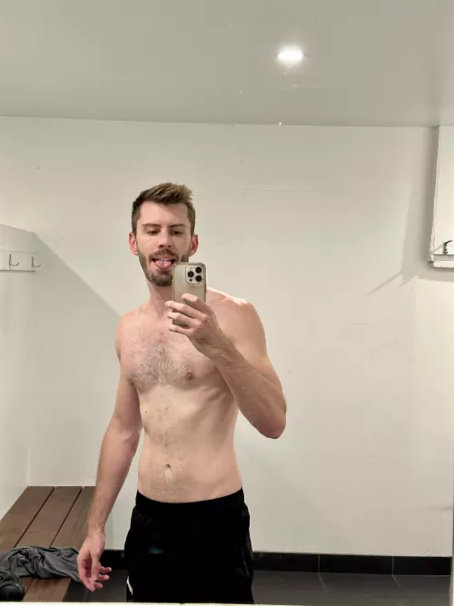 Autumn wont stop us getting the tiddies out. Where the down under gays at