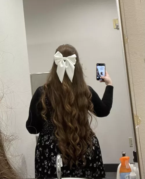 Church hair today! Do you like my bow?