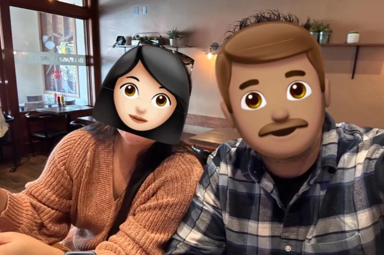 Couple looking to chat :)