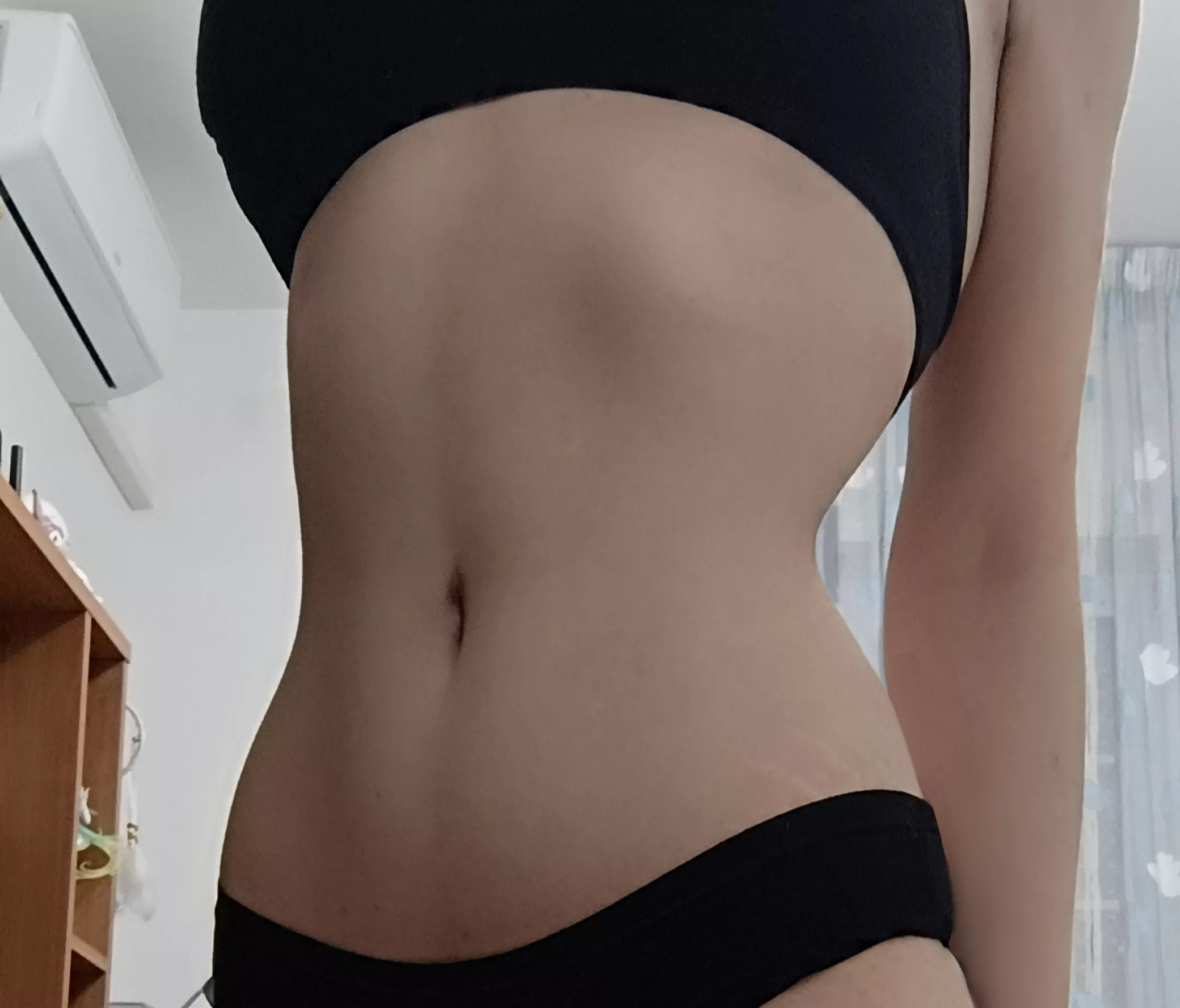 deep navel ^^ (this was before getting my piercing redone!)