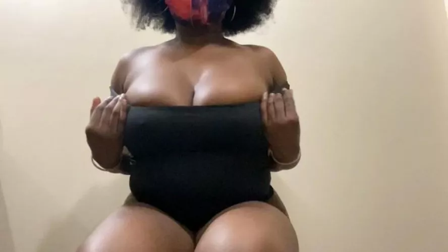 Do you like big titties ? 