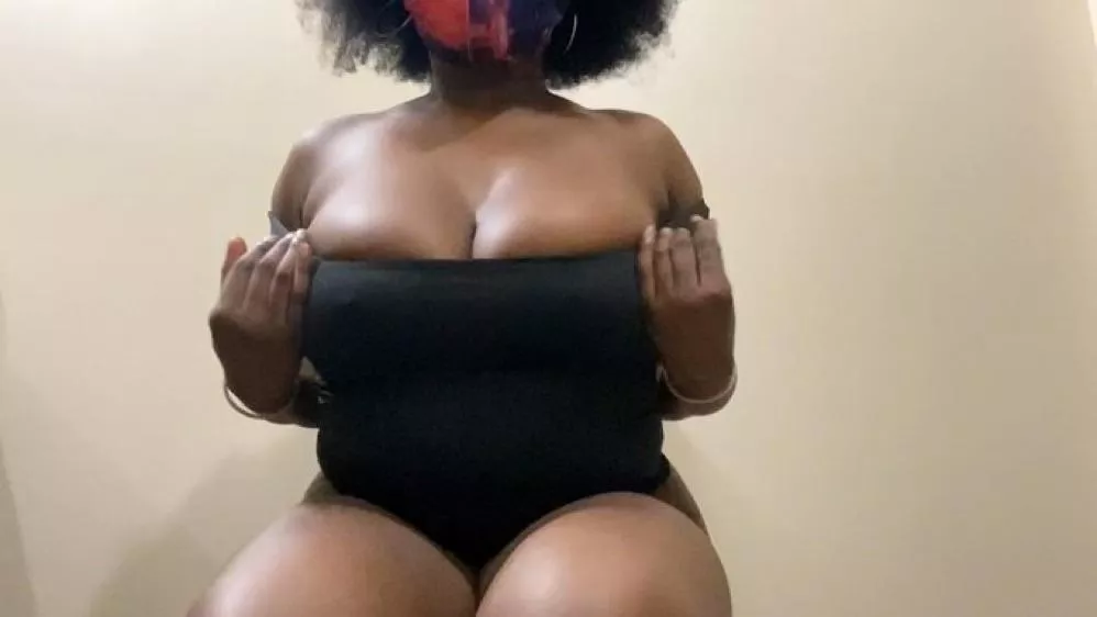 Do you like big titties ? 