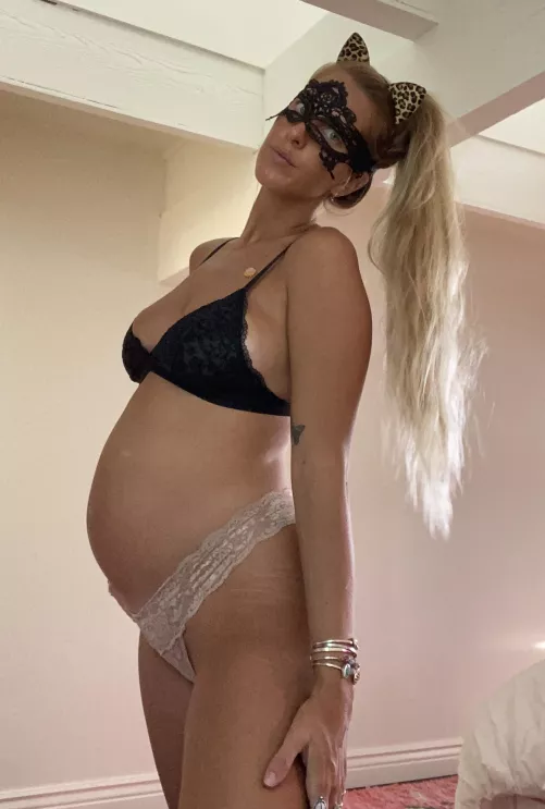 Do you like my costume? MEOW or HISS