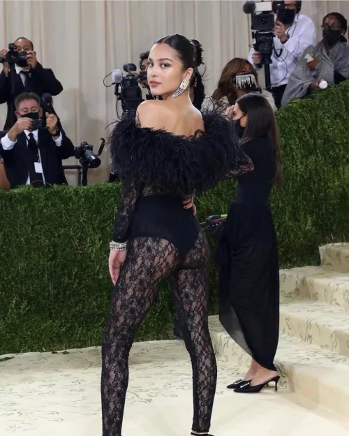 I need a dirty bi bud for Olivia Rodrigo! 