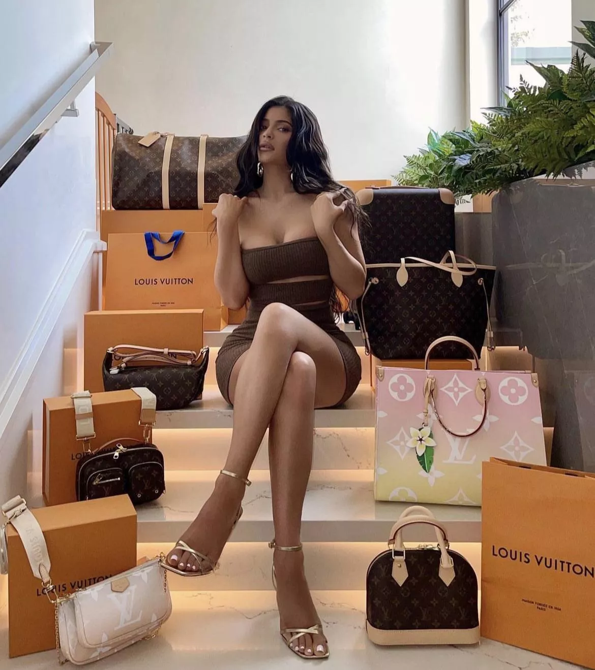 Kylie around LV (ig post July 2021)