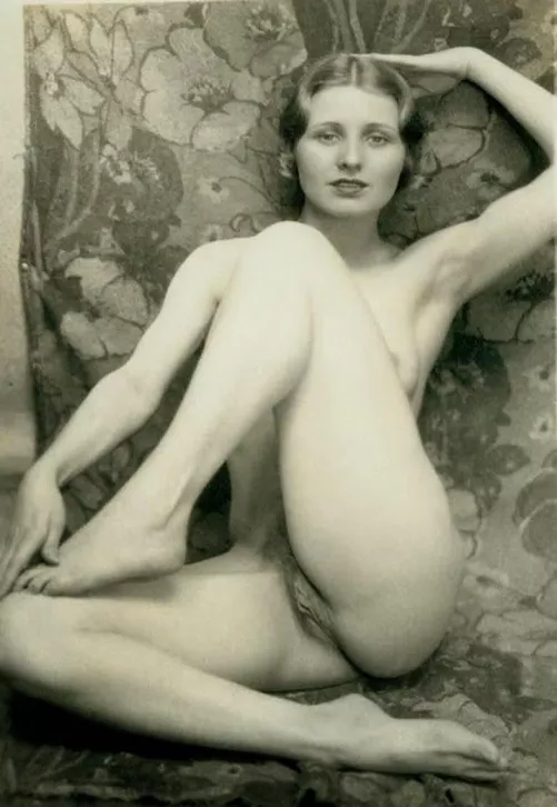 studio erotica about 1920